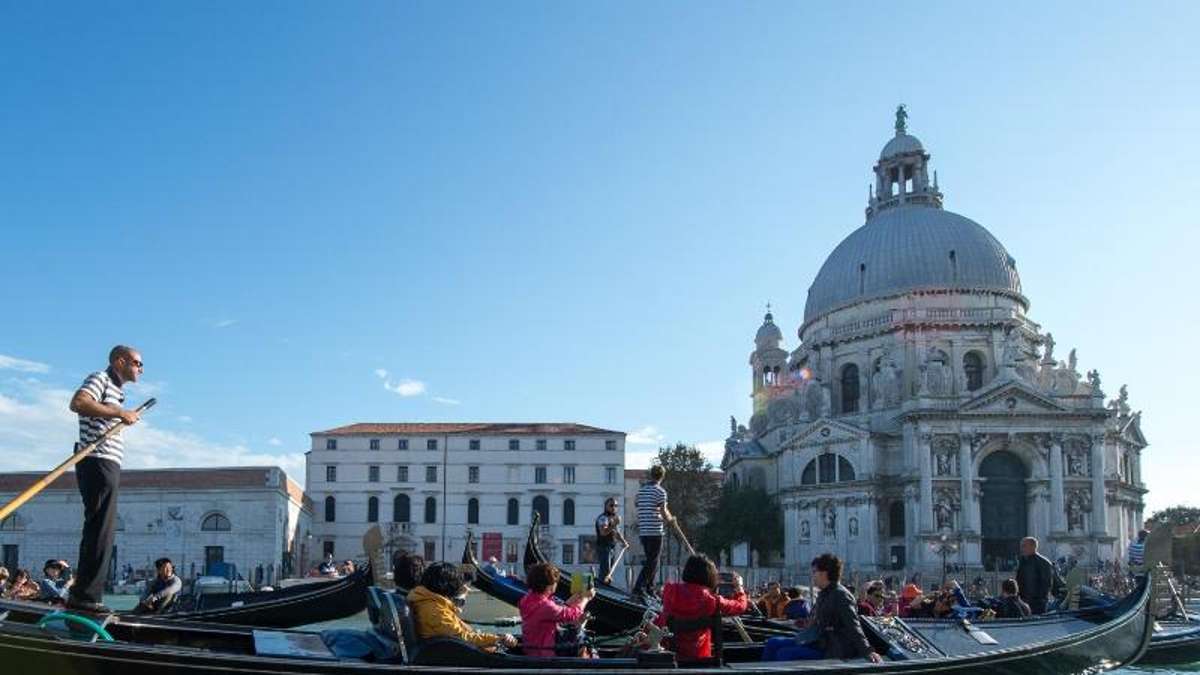 Kunst und Kultur: Biennale in Venedig mit 120 Künstlern und 81 Länderpavillons