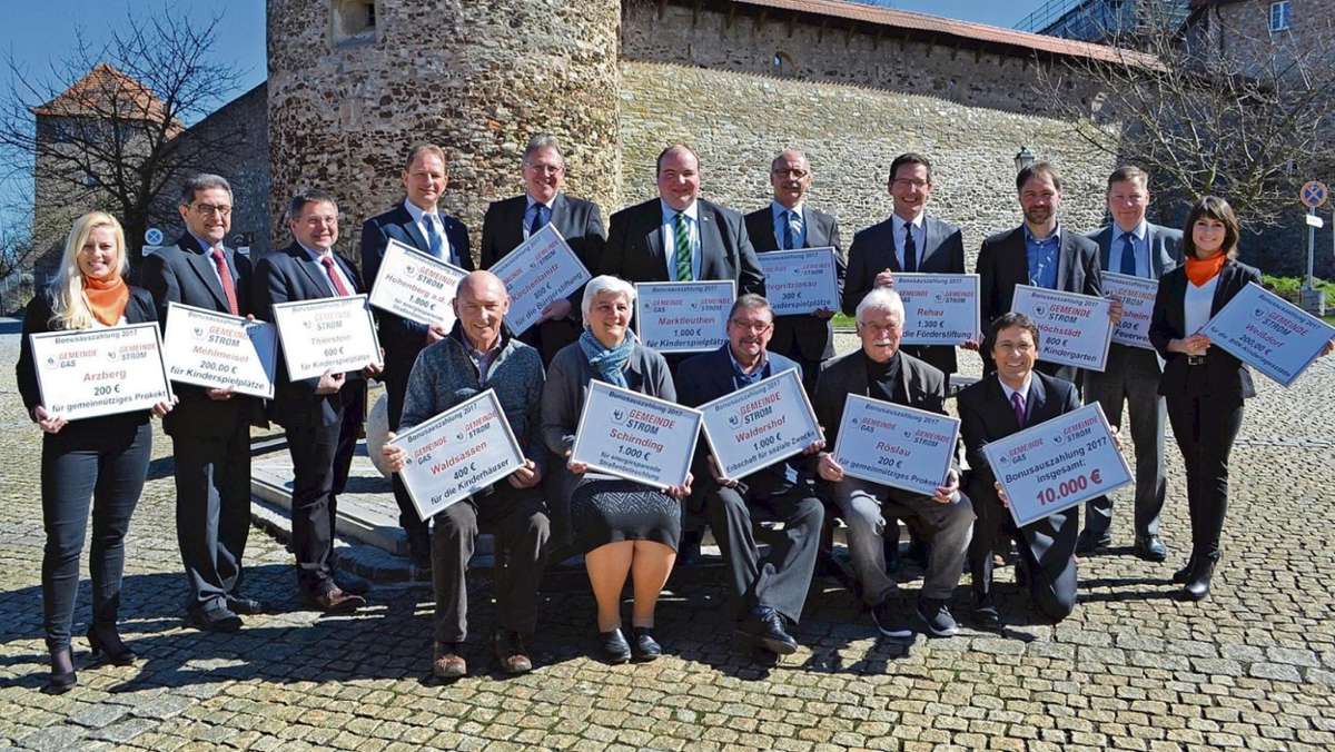 Fichtelgebirge: ESM übergibt Bonus an 15 Bürgermeister aus der Region