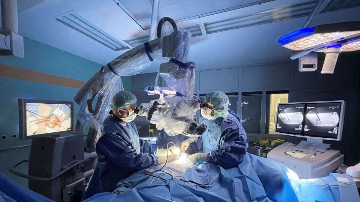 Neue Klinik in Hof: Neurochirurgie eröffnet am Sana