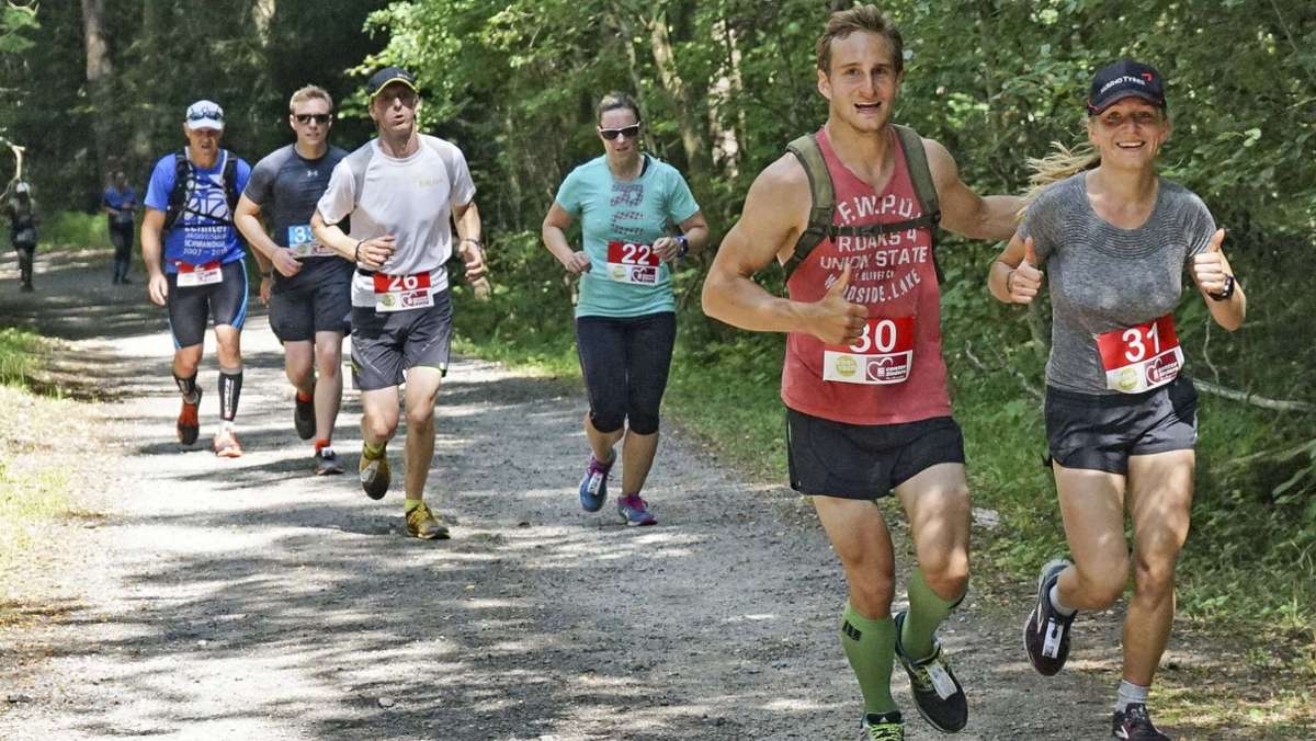 Fichtelgebirgsmarathon: Die Läufer stehen  in den Startlöchern
