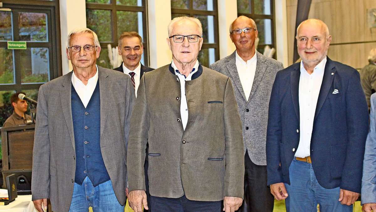 Auszeichnung des Landkreises: Goldener Ehrenring für Albrecht Schläger
