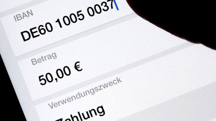 Wunsiedel: Angebliche Sparkassen-Mitarbeiterin ergaunert fast 10.000 Euro