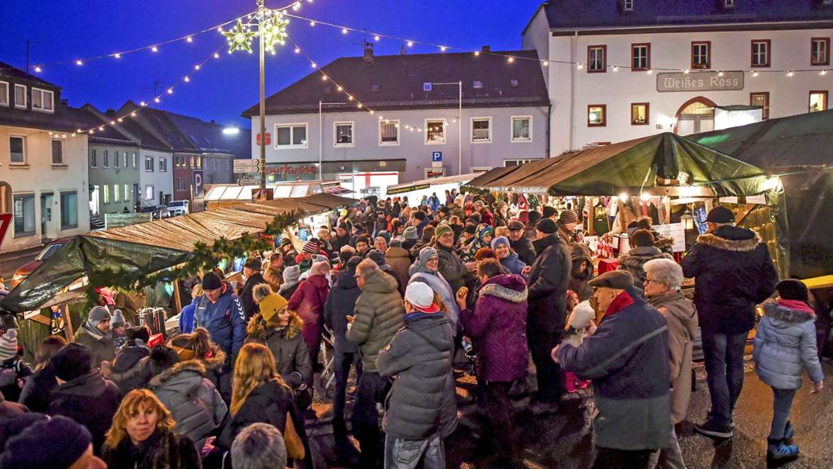 Thiersheim: Weihnachtsmarkt entfällt: Keine Budenstadt  am neuen Marktplatz
