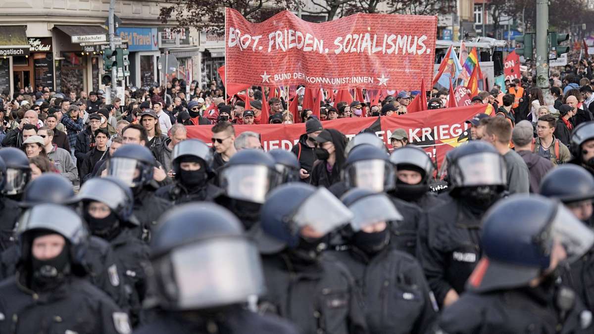 Tag der Arbeit: Demos am 1. Mai: 5500 Polizisten in Berlin im Einsatz