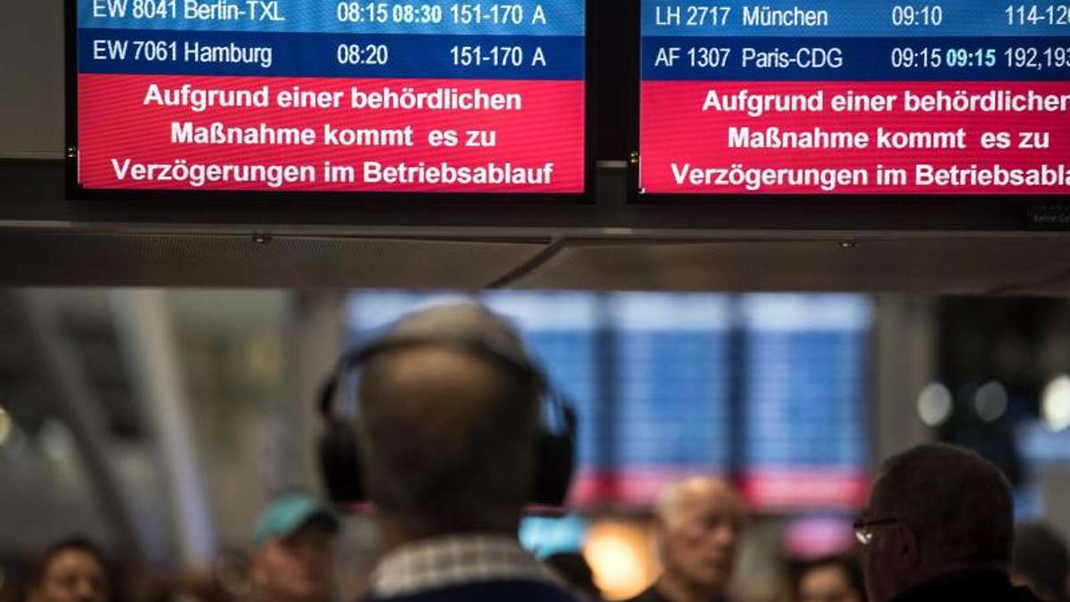 42 Flüge fielen aus: Nottür geöffnet: Flughafen Düsseldorf teilweise geräumt
