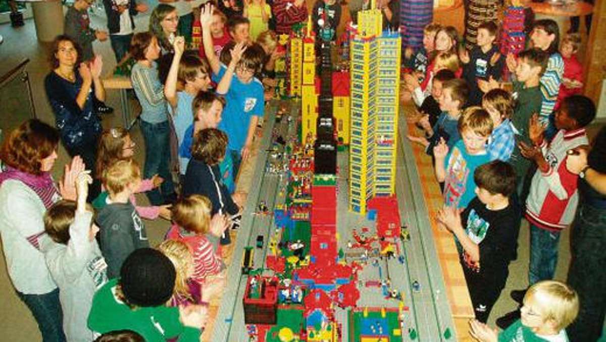 Selb: Kinder bauen Stadt aus Legosteinen