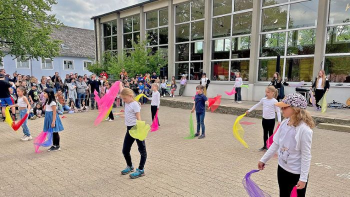 Grundschule Münchberg: Schüler, Lehrer und Eltern feiern zusammen