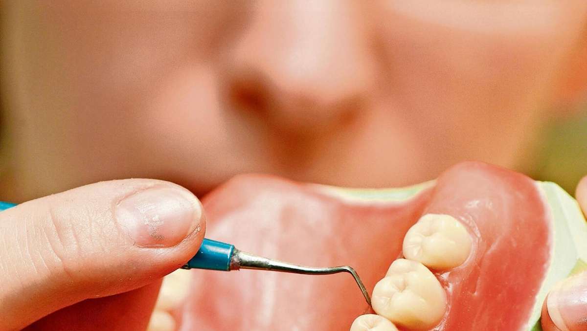 Hof/Bayreuth: Am Tropf der Zahnärzte: Krise macht Zahntechnikern zu schaffen