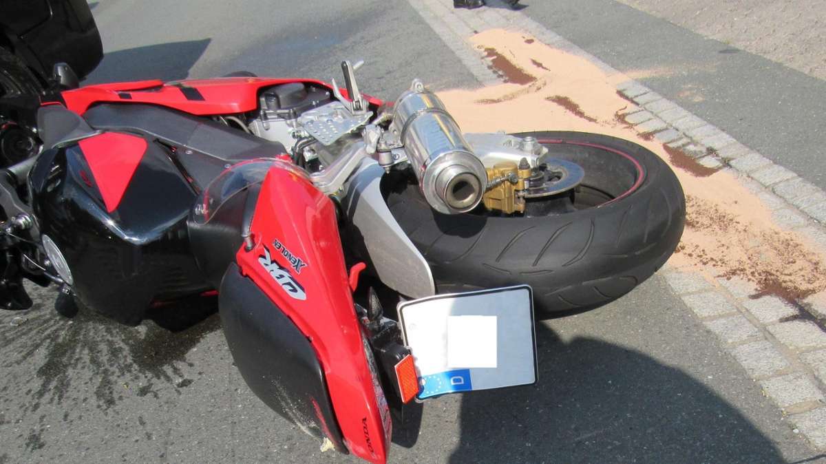 Hof: 43-jähriger Motorradfahrer schwer verletzt