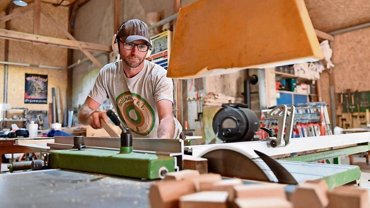 Schirnding: Designermöbel aus ausrangiertem Holz
