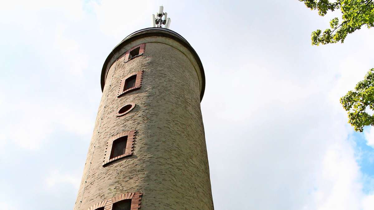Funkmast auf dem Kirchberg: Stadt wertet freie Turmspitze als Gewinn
