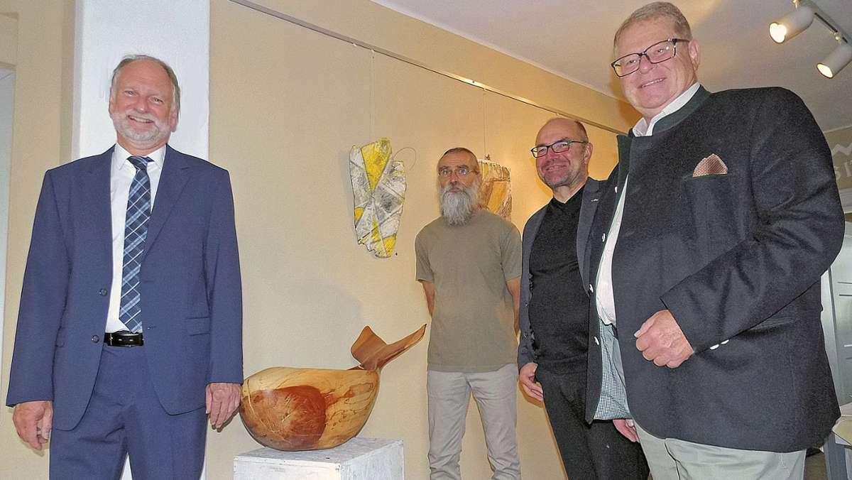 Ausstellung in Schönwald: Holz im Dialog mit Farbe