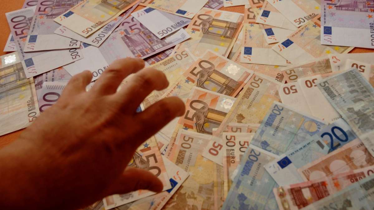 Nach Schockanruf: 77-Jähriger verliert 30.000 Euro