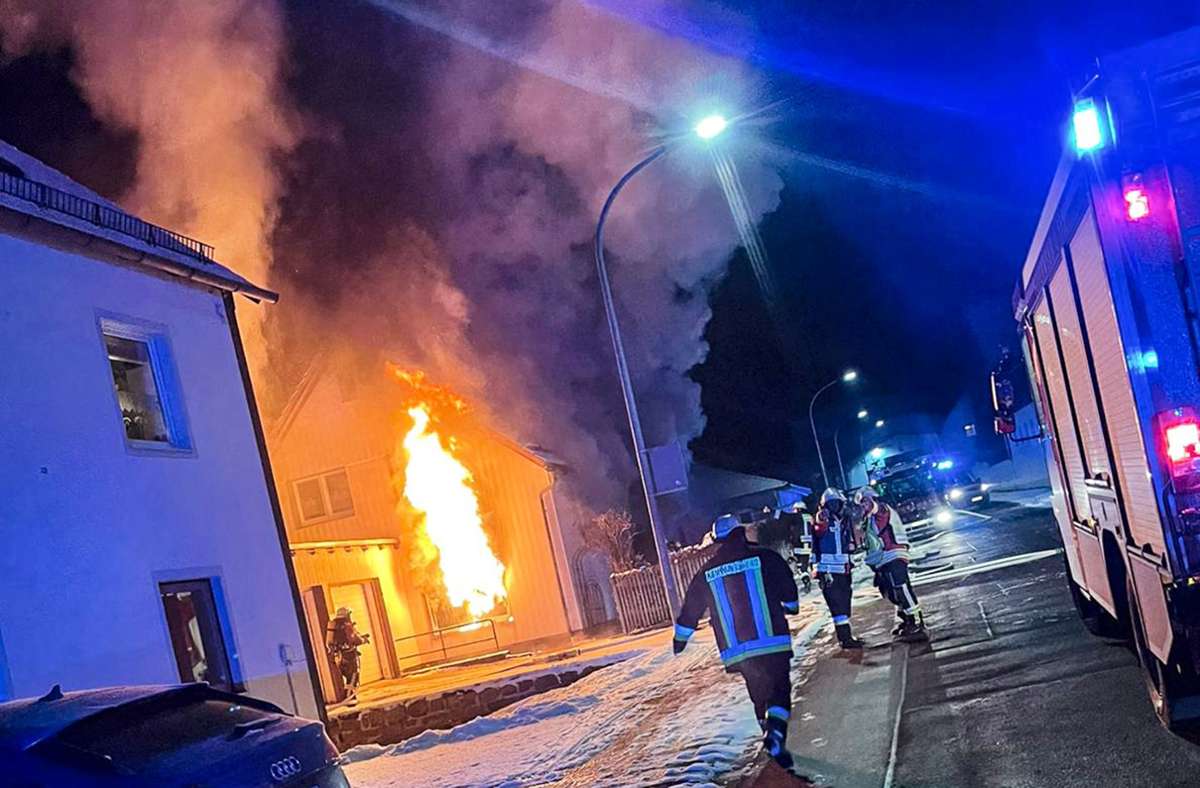 Hitze und Rauchentwicklung waren beim Brand des Einfamilienhauses in Schönbrunn enorm. Foto: /pr.