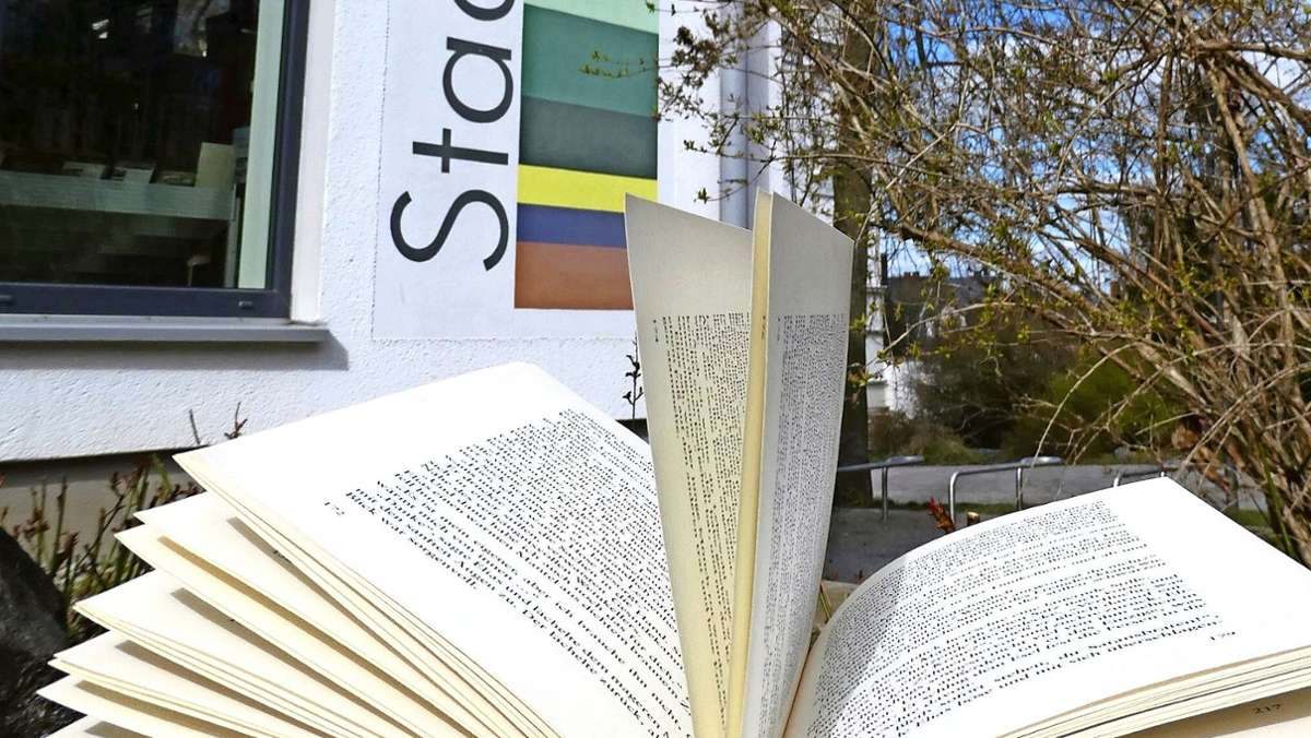 Stadtbücherei Hof: Start mit einer Lichtinstallation
