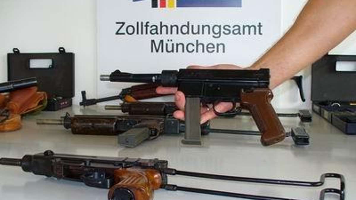 Länderspiegel: Polizei hebt illegales Waffenlager aus
