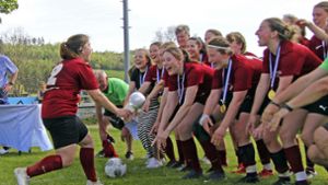 Fußball-Kreispokal: Frösche-Mädels setzen sich Pokal-Krone auf
