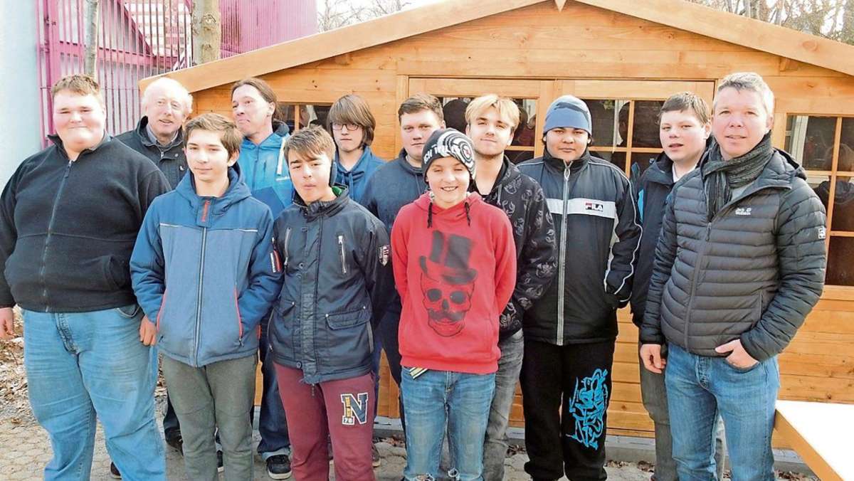 Selb: Schüler bauen neues Spielgerätehaus