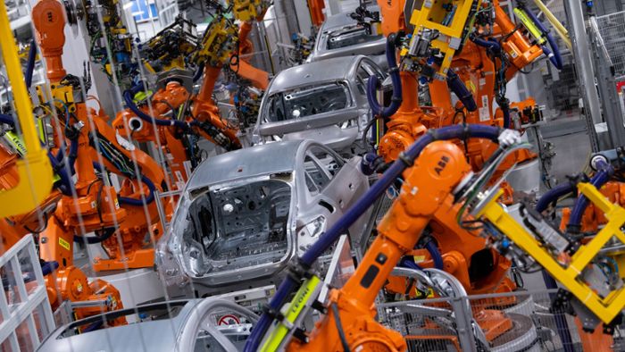 Neues Werk geplant: Autobauer plant Batteriefabrik