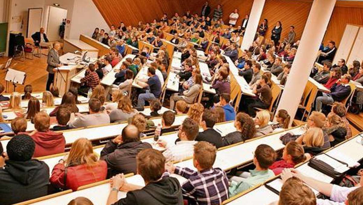 Hof: 380 Studienanfänger starten in drei spannende Jahre
