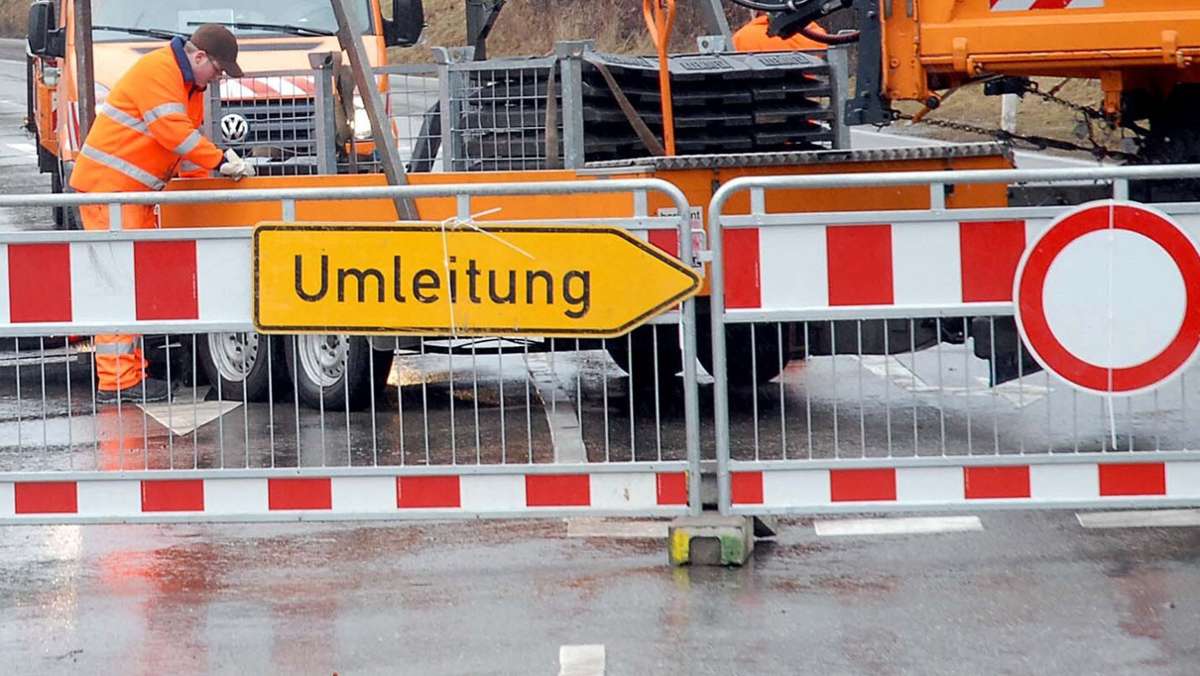 Zwischen Neukühschwitz und Rehau: Straßensperrung zwecks Materialfehler