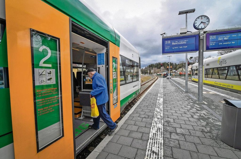 Menschenmassen drängen sich nicht auf dem Bahnhof in Selb-Plößberg an und in den Zügen nach Asch. Die Verantwortlichen sehen allerdings noch großes Potenzial in den kommenden Jahren. Foto: Florian Miedl