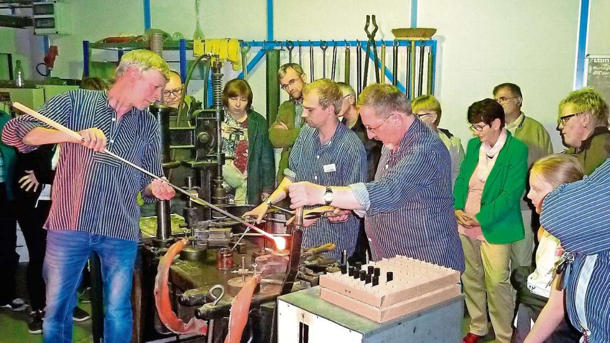Kleintettau: Flakonglasmuseum öffnet wieder