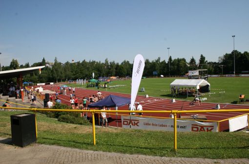 Das Städtische Stadion an der Ossecker Straße 50 mit der Leichtathletik- Kunststoffanlage. Foto: LG Hof