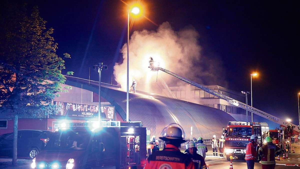 Kulmbach: Großbrand vernichtet Kulmbacher Freizeithalle