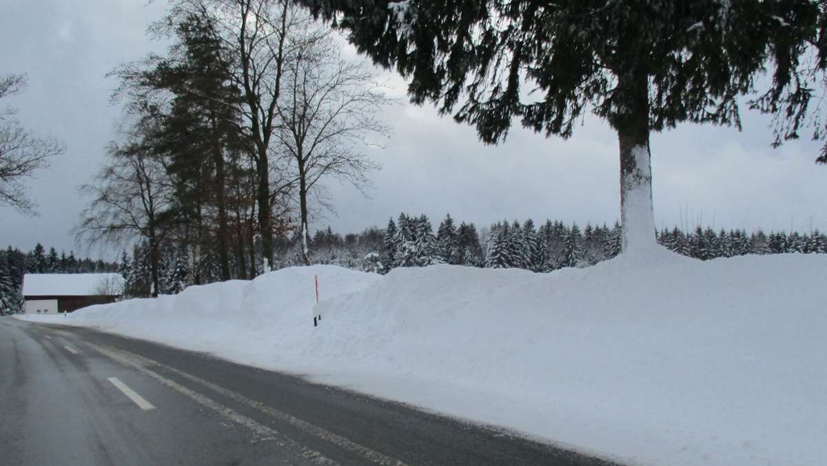 Zwischen Ludwigschorgast und Marktleugast: Bundesstraße wegen Schneefalls blockiert