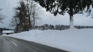 Bundesstraße wegen Schneefalls blockiert