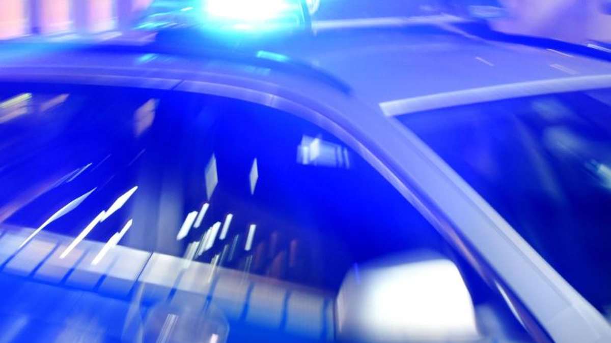 Kronach: Völlig durchgedreht: Mann verletzt zwei Bekannte und zwei Polizisten