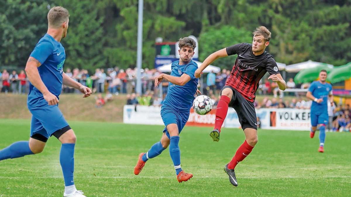 Regionalsport: Kickers lassen Ball und Thiersheim laufen
