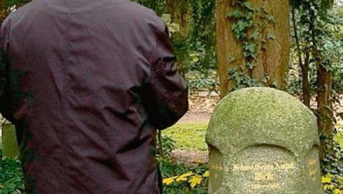 Hof: Peter Nürmberger besucht Wirth-Grab