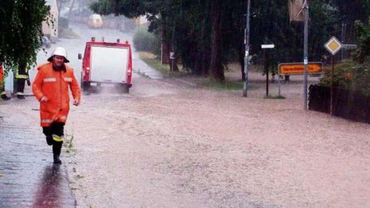 Münchberg: Starker Regen macht Straßen unpassierbar