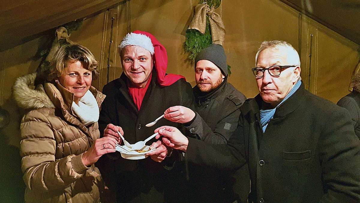 Arzberg: Bürgermeister verteilen Suppe