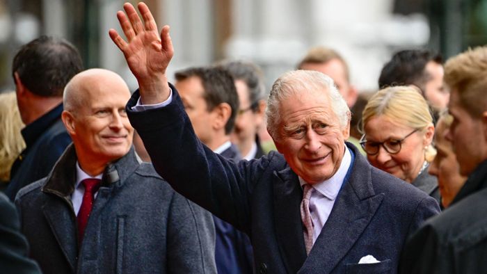 Britische Royals in Deutschland: Menge jubelt König Charles in Hamburg zu