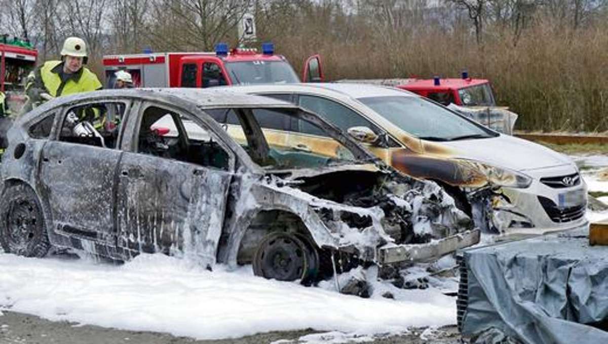 Kulmbach: Auto brennt völlig aus