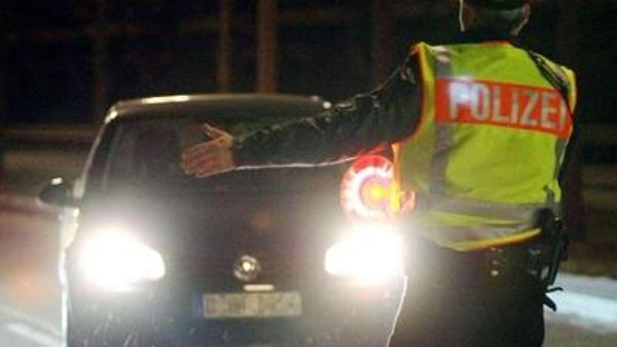 Wunsiedel: Mit zwei Promille und ohne Führerschein in die Polizeikontrolle