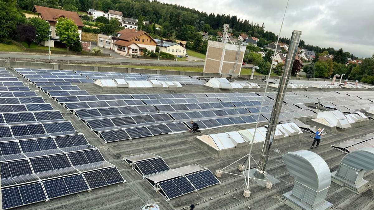 In Schönwald: Photovoltaik auf BHS-Dächern