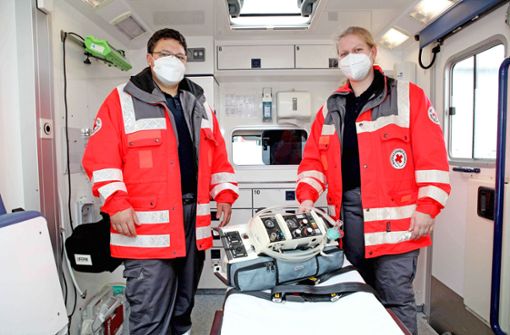 Die beiden Kulmbacher Notfall-Sanitäter Matthias Beßlein und Kristina Klerner. Foto: Melitta Burger