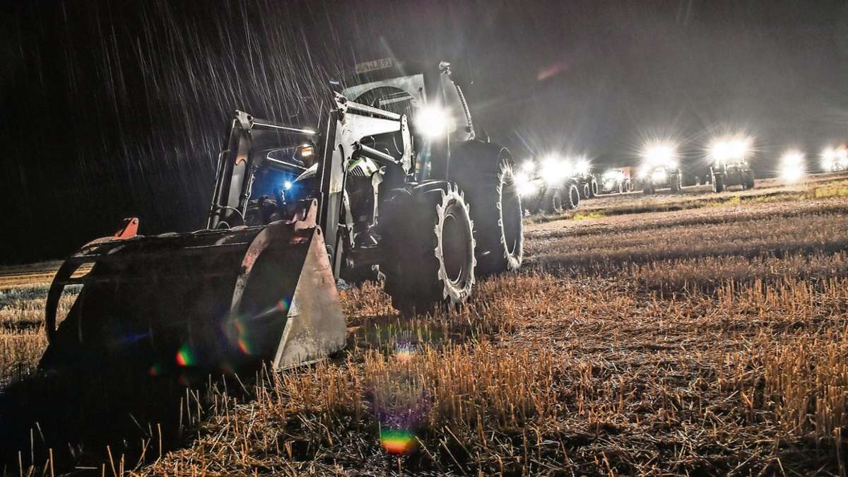 Fichtelgebirge: Landwirte zünden Mahn-Lichter gegen Stromtrasse