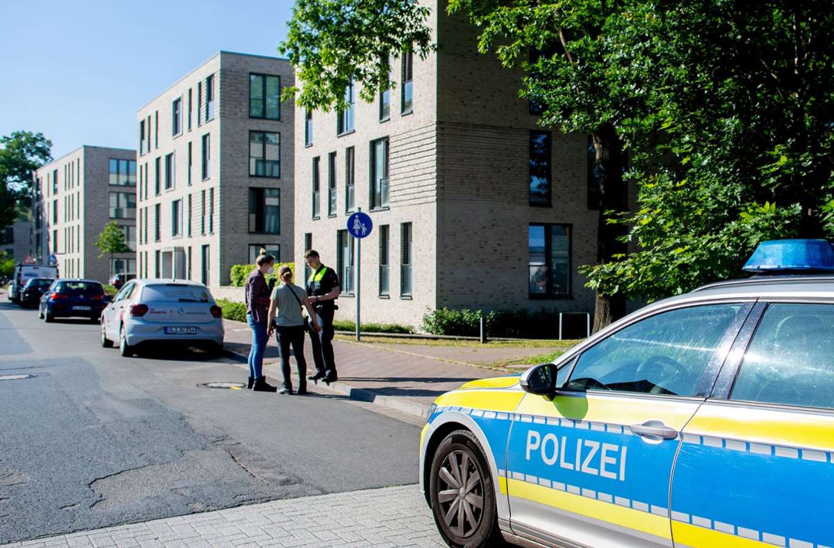 Polizisten in Oldenburg haben den achtjährigen Jungen gefunden, der seit Tagen vermisst wurde. Foto: dpa/Hauke-Christian Dittrich