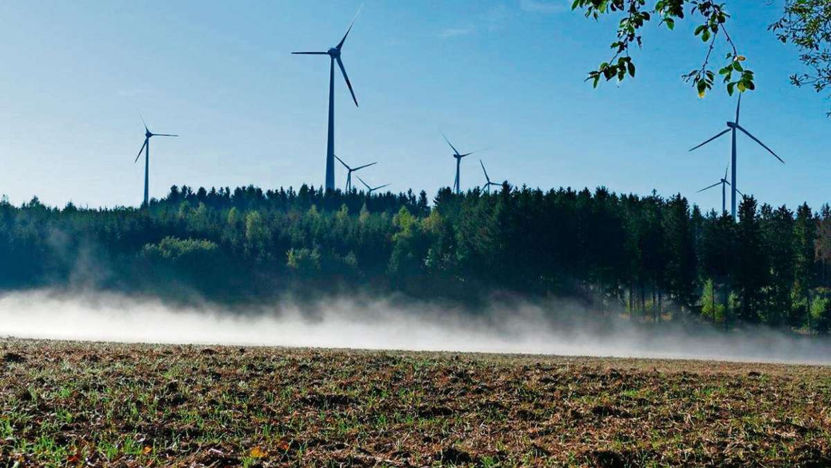 Naila: Nebel legt sich auf die Felder im Frankenwald