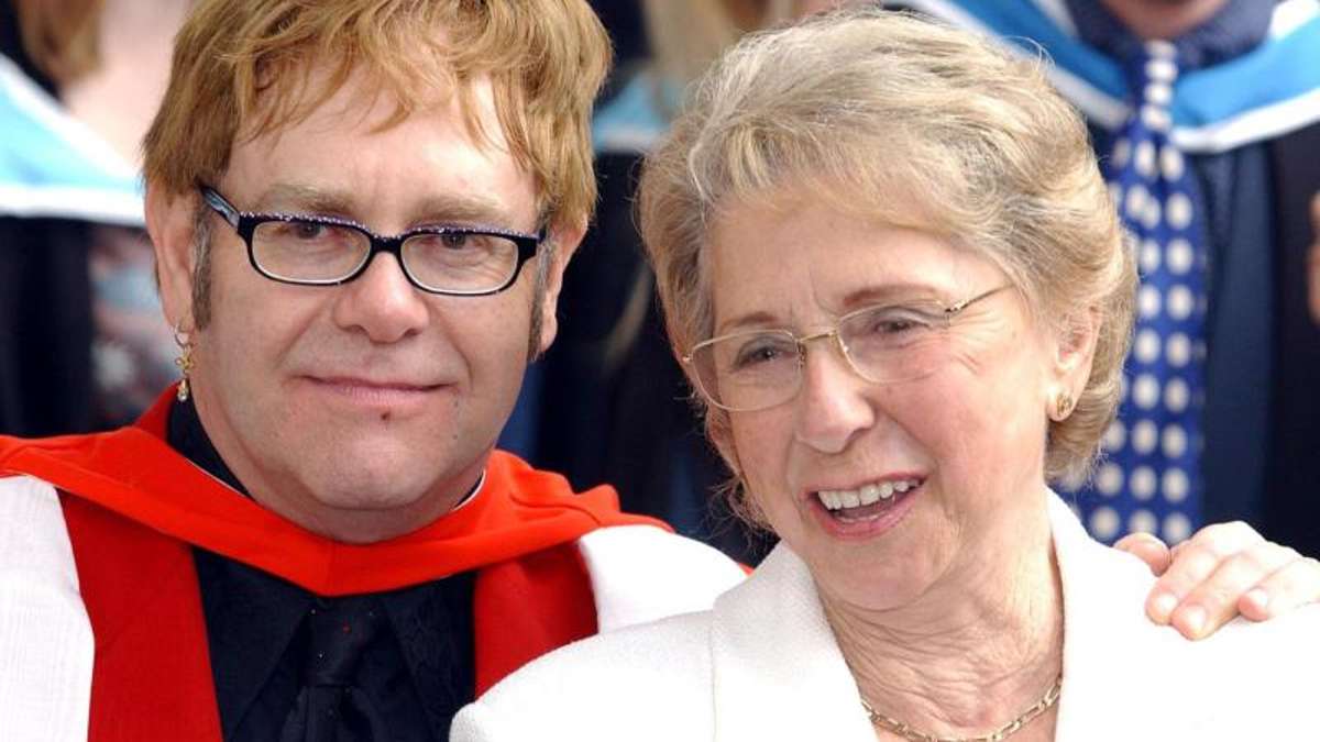 Kunst und Kultur: Trauriger Tag für mich - Elton John widmet Mutter Lied bei Konzert