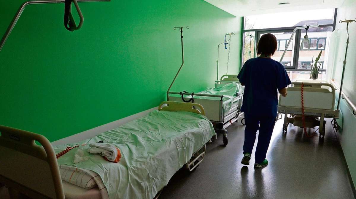 Marktredwitz: Marktredwitz: Rabiater Patient schlägt Krankenschwester