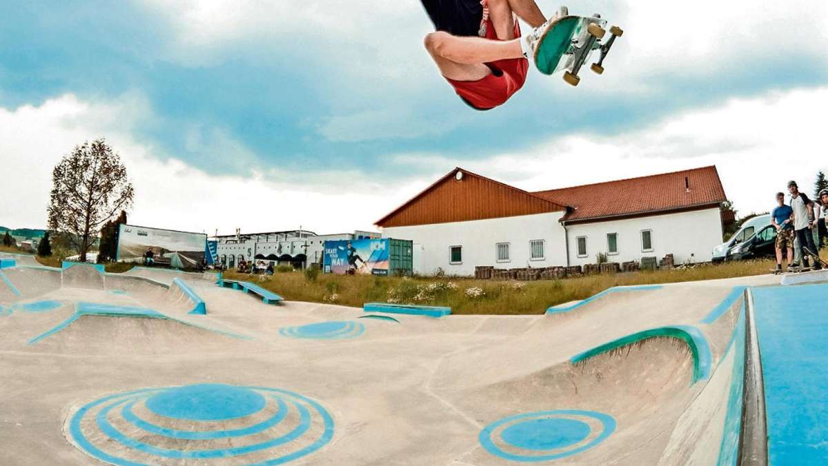 Münchberg: Top-Skateboarder trainiert in Helmbrechts