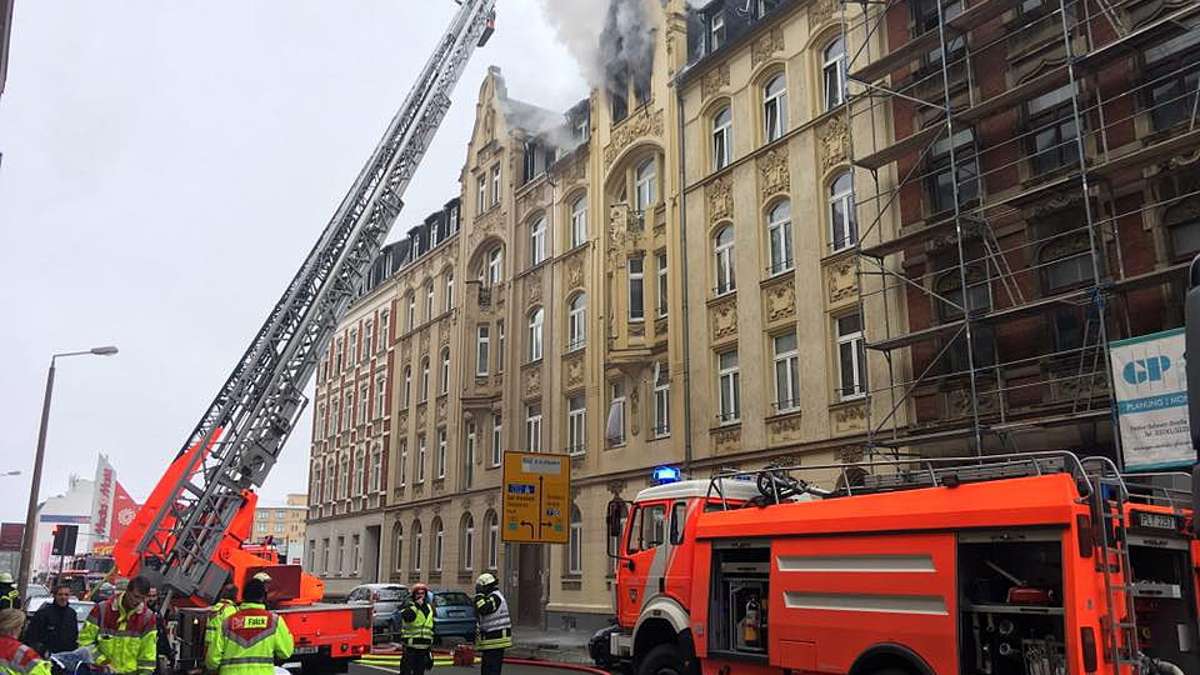 Plauen: Feuer in Mehrfamilienhaus: zwei Menschen tot, vier verletzt