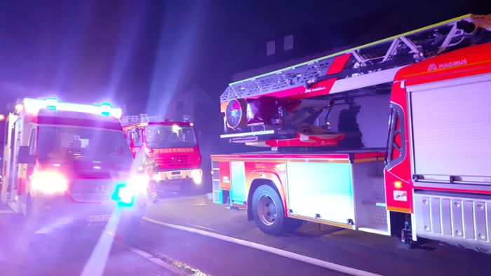Feuerwehr mit Tipps: Nach Handy-Ladekabel-Brand in Hof