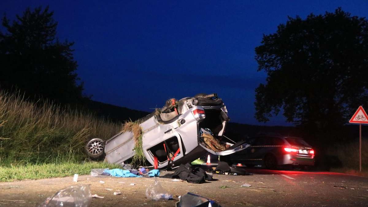Kulmbach: Auto überschlägt sich: vier Männer verletzt